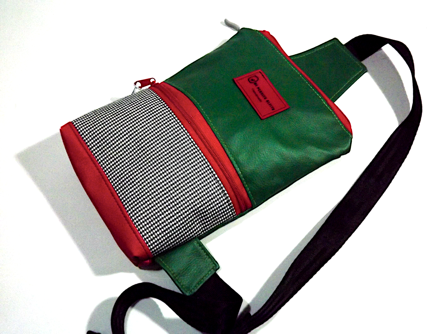 Versatile Green Sling Bag – Spacious, Stylish & Perfect for Everyday Carry