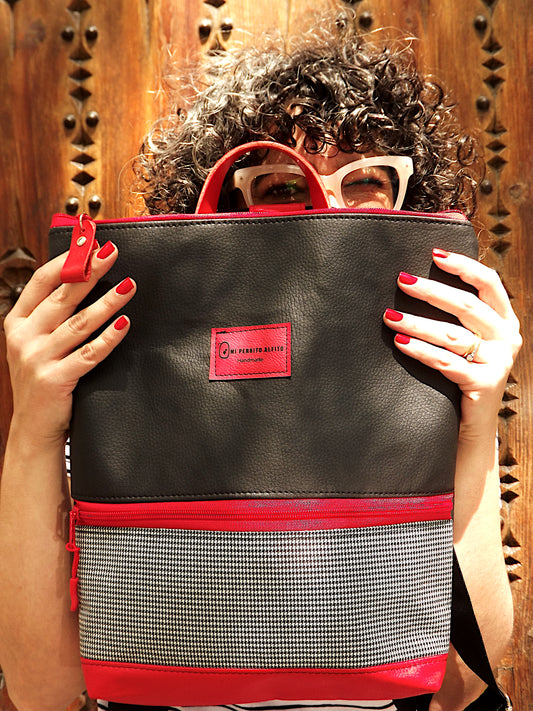 Sleek Urban Black Backpack | Durable, Stylish & Perfect for Daily Use