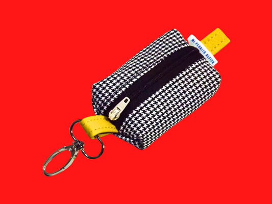 Chulapo, Elegant & Practical Dog Poop Bag Dispenser – Style Meets Convenience