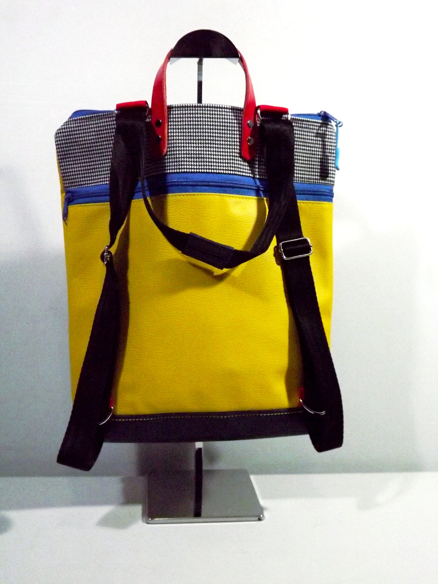 Sleek Yellow City Backpack  Stylish Urban Bag for Daily Use